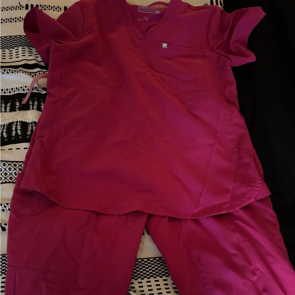 Fabletics Other - Fabletics Scrubs Top and jogger bottoms scrub sets in photos 25 for 1, 40 for 2.